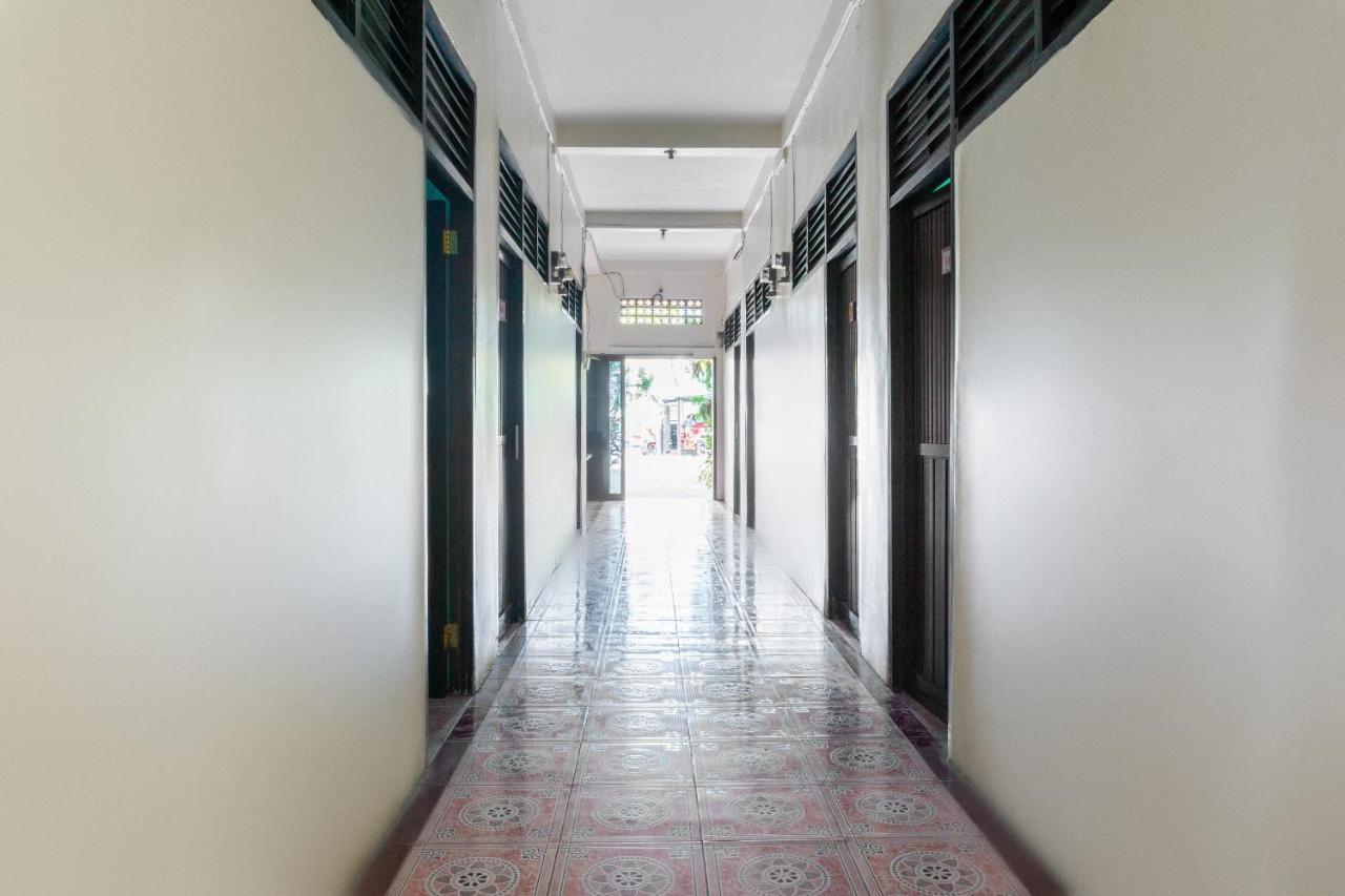 Oyo 3095 Semarapura Homestay Makassar Exteriör bild