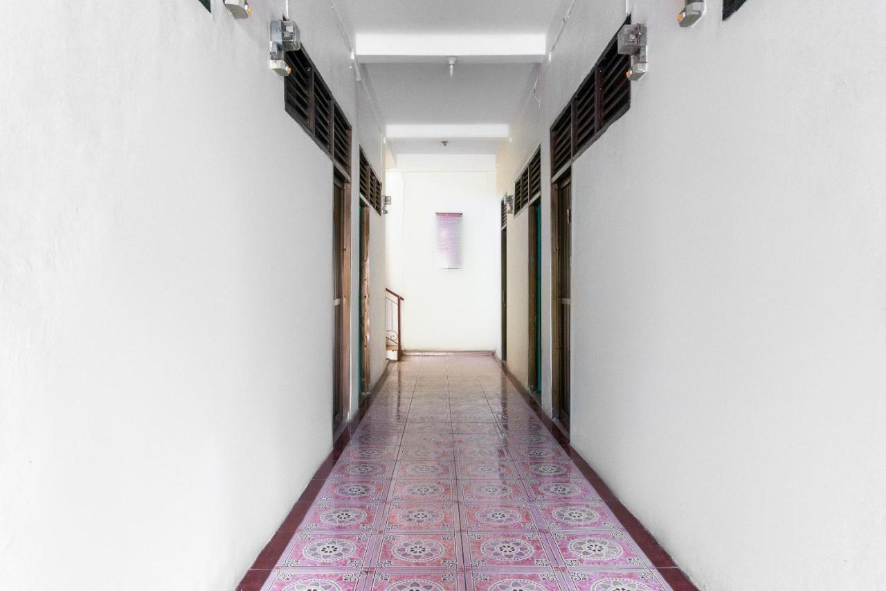 Oyo 3095 Semarapura Homestay Makassar Exteriör bild