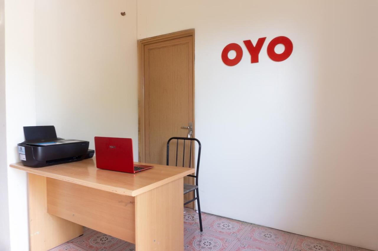 Oyo 3095 Semarapura Homestay Makassar Exteriör bild