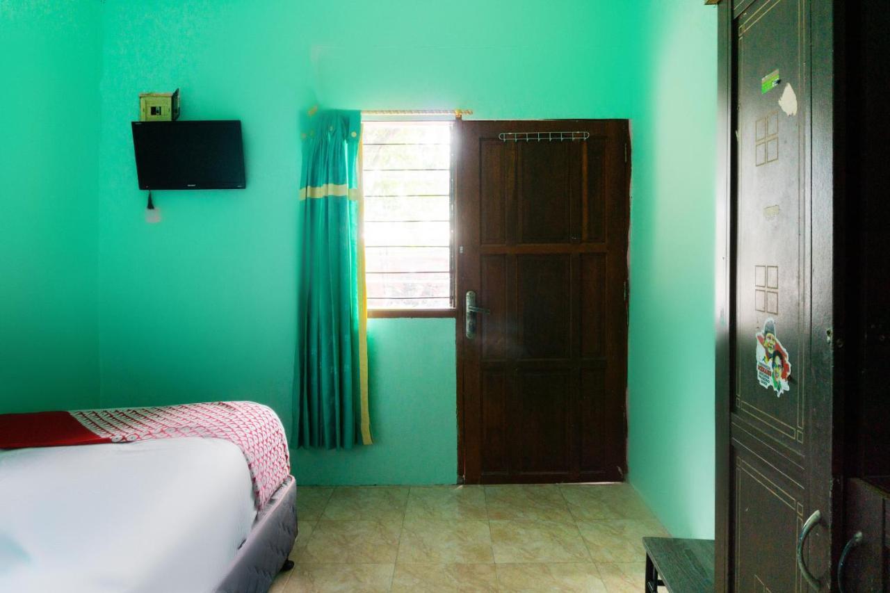 Oyo 3095 Semarapura Homestay Makassar Exteriör bild
