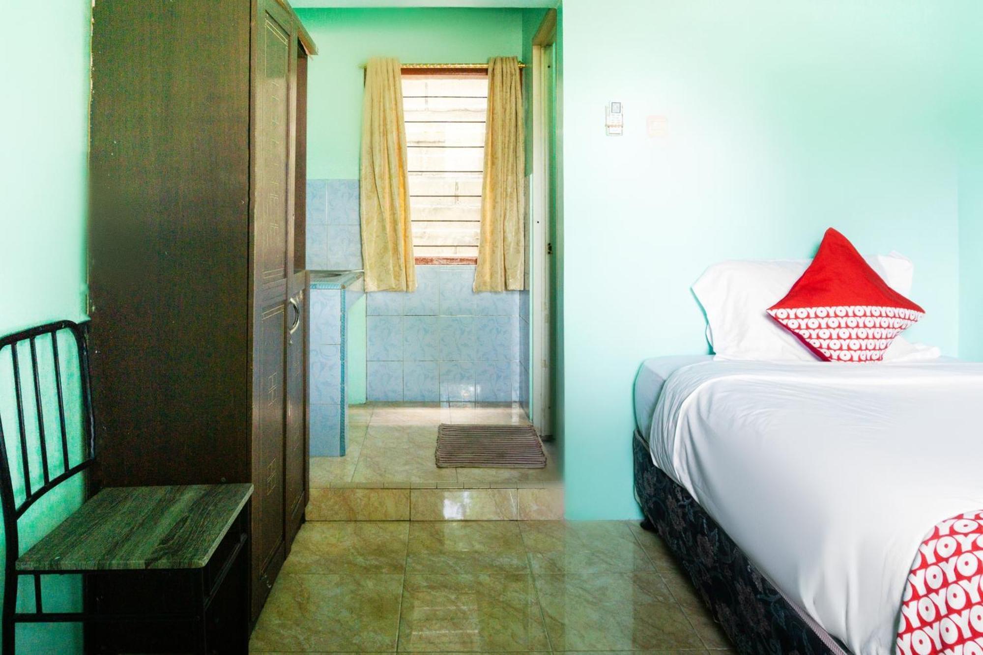 Oyo 3095 Semarapura Homestay Makassar Exteriör bild