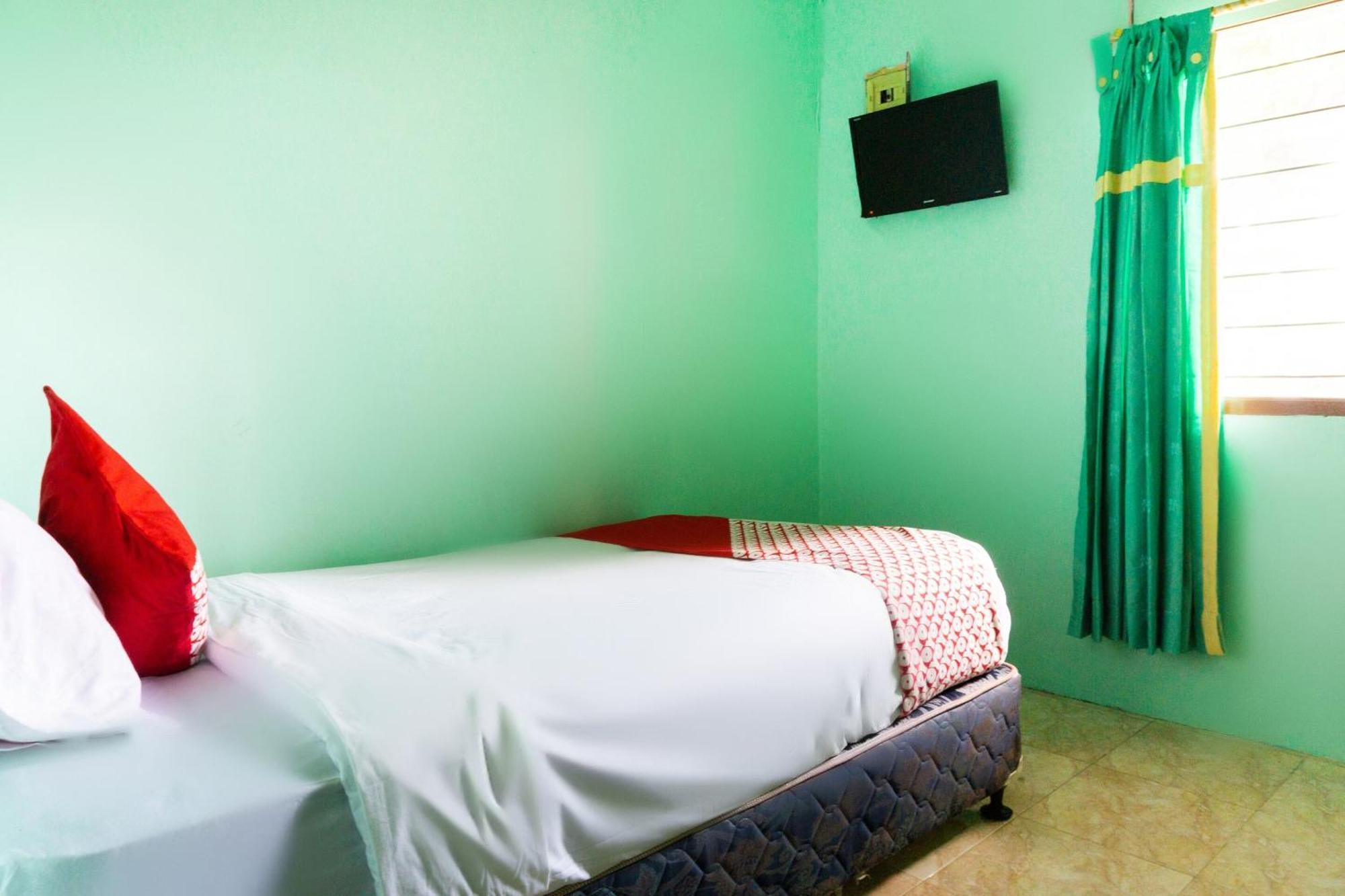 Oyo 3095 Semarapura Homestay Makassar Exteriör bild