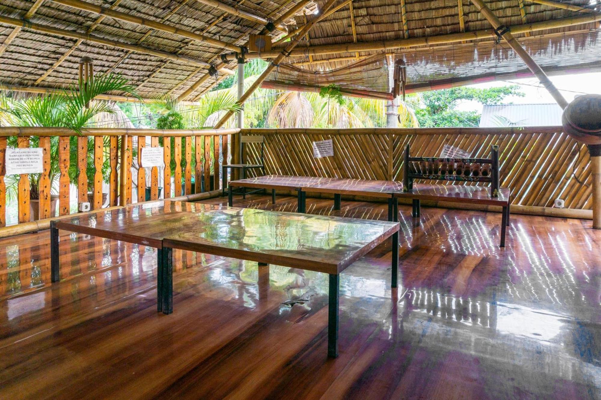 Oyo 3095 Semarapura Homestay Makassar Exteriör bild